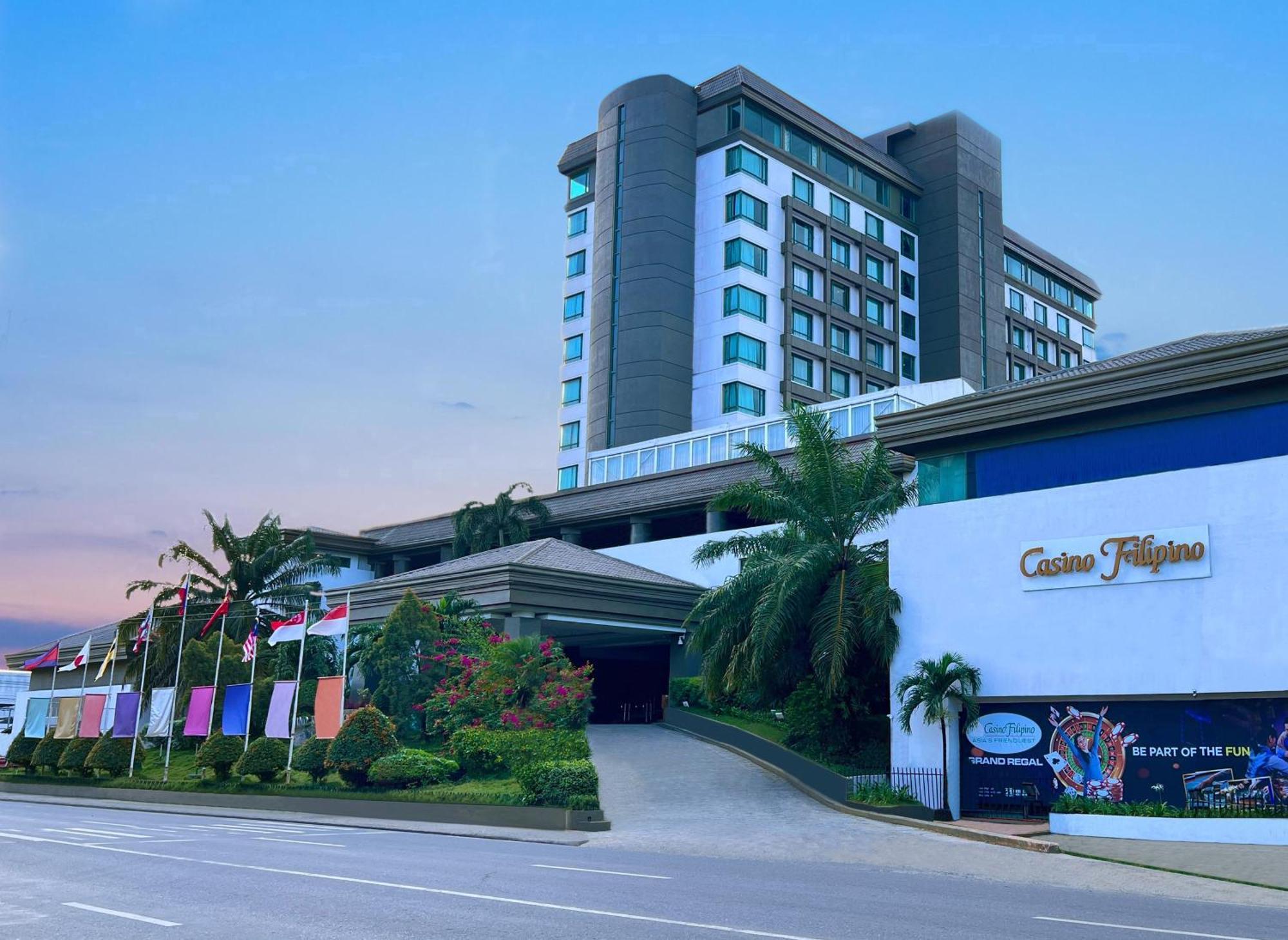 Grand Regal Hotel Davao Exterior photo